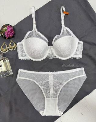 Бюстгальтер с трусиками слип