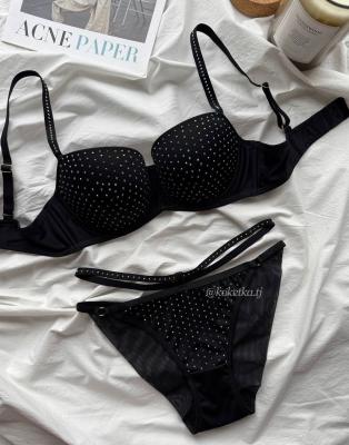 Бюстгальтер с трусиками (пуш-ап)