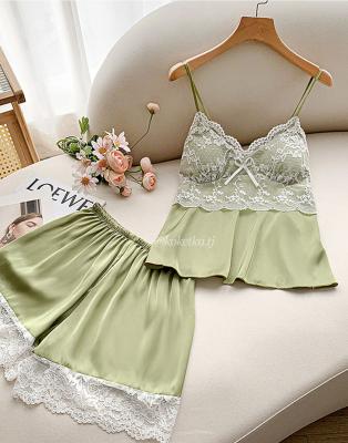 Нежный комплект из атласа