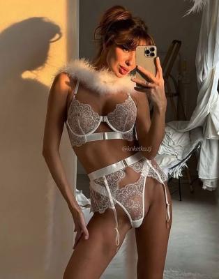 Сексуальный комплект белья с поясом