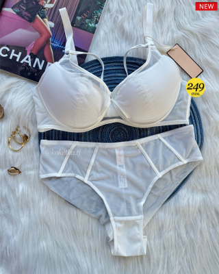 Бюстгальтер с трусиками