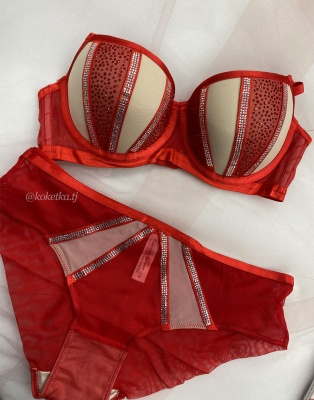 Бюстгальтер с трусиками (пуш-ап)