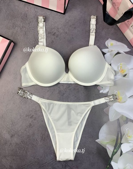 Бюстгальтер с трусами под Victoria’s Secret