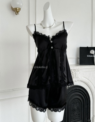 Нежный комплект из атласа