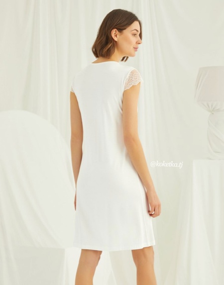 Модная и удобная сорочка с кружевными рукавами