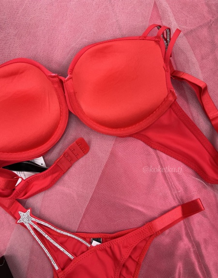 Бюстгальтер с трусиками под Victoria’s Secret
