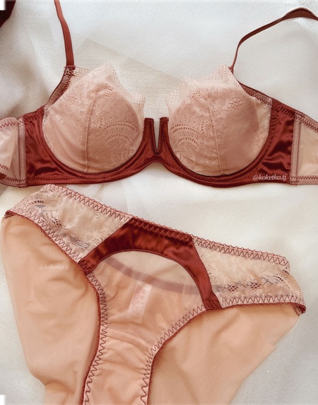 Бюстгальтер с трусиками