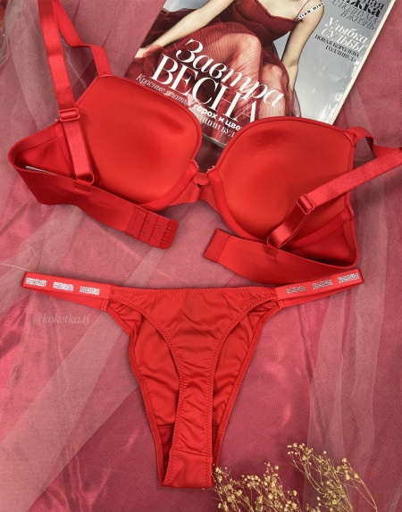 Бюстгальтер с трусиками под Victoria’s Secret