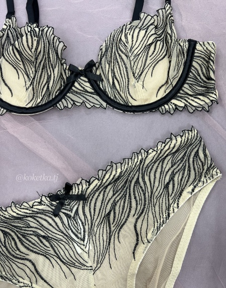 Бюстгальтер с трусиками слип