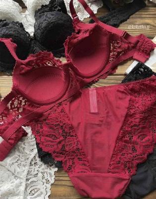 Бюстгальтер с трусиками