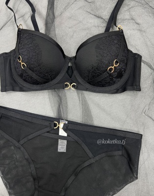 Бюстгальтер с трусиками (пуш-ап)