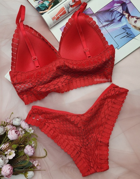 Бюстгальтер с трусиками