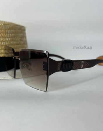 Очки солнцезащитные