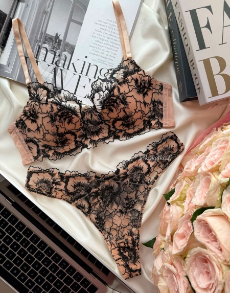 Бюстгальтер с трусиками