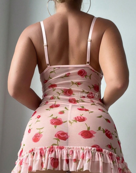 Соблазнительное платье с цветочным принтом