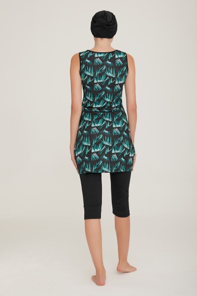 Модный купальник с короткими лосинами