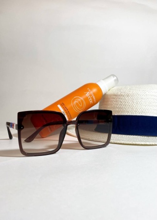 Очки солнцезащитные