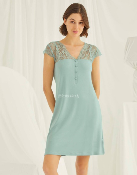 Модная и удобная сорочка с кружевными рукавами