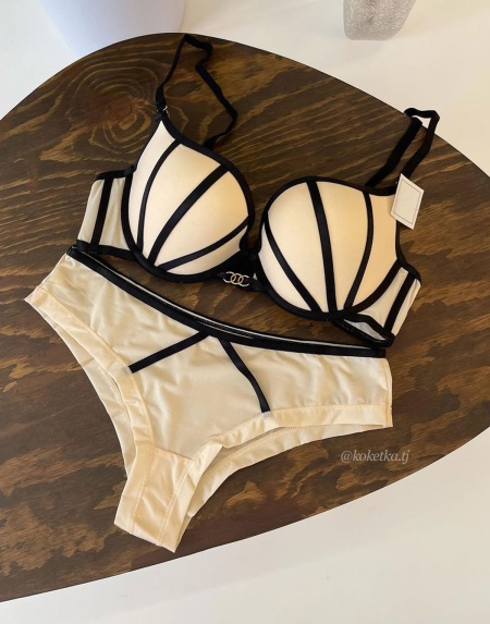 Бюстгальтер с трусиками (пуш-ап)