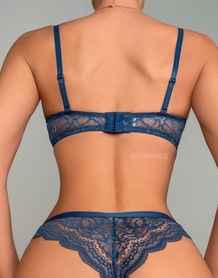 Бюстгальтер с трусиками