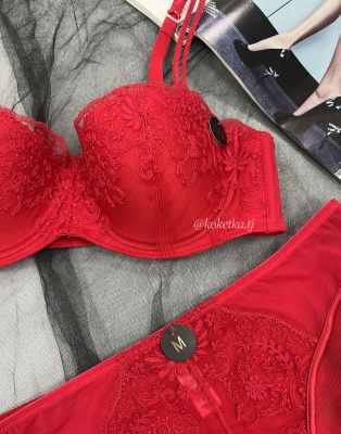 Бюстгальтер с трусиками слип