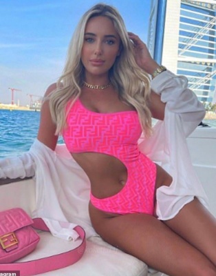 Слитный купальник