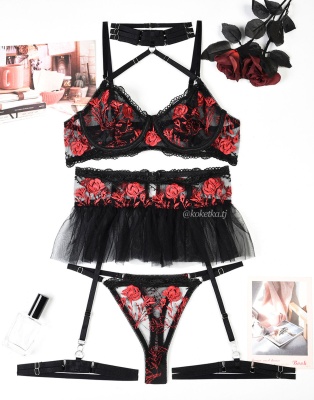 Соблазнительный комплект белья с юбкой
