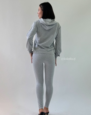 Спортивный топ и лонгслив с капюшоном Calvin Klein