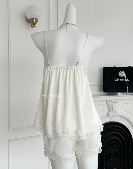 Нежный комплект из атласа