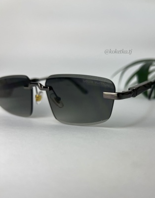 Очки солнцезащитные