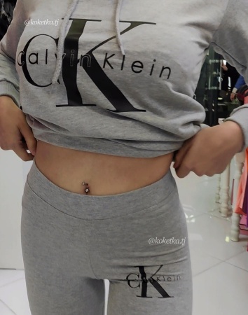 Спортивный топ и лонгслив с капюшоном Calvin Klein