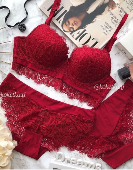 Бюстгальтер с трусиками