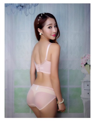 Бюстгальтер с трусиками(пуш-ап)