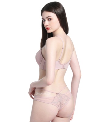 Бюстгальтер с трусиками стринг