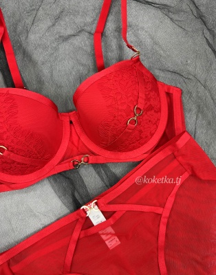 Бюстгальтер с трусиками (пуш-ап)