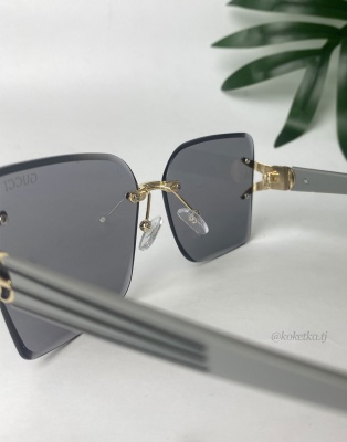 Очки солнцезащитные