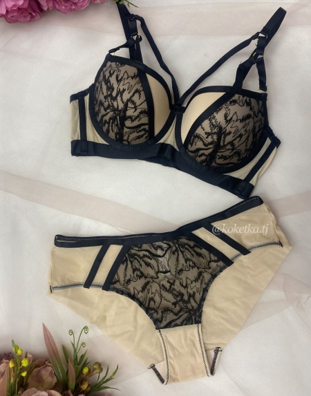 Бюстгальтер с трусиками (пуш-ап)