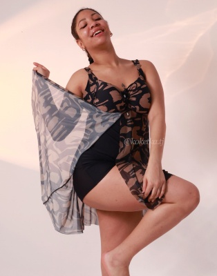 Купальник платье (низ шорты)