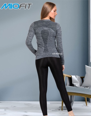 Спортивный лонгслив 