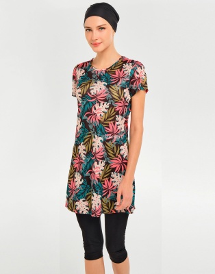 Модный купальник с короткими лосинами