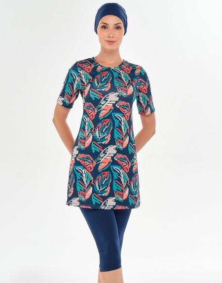 Модный купальник с короткими лосинами