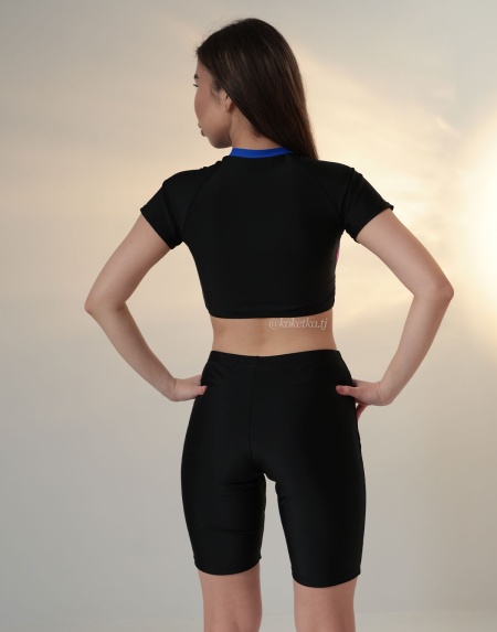 Модный купальник с шортиками