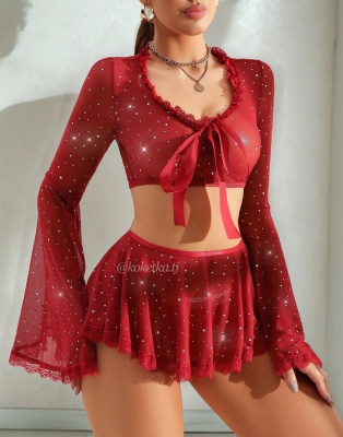 Элегантный комплект с блестками и кружевом