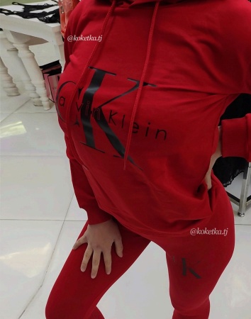 Спортивный топ и лонгслив с капюшоном Calvin Klein