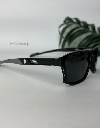 Очки солнцезащитные