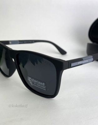 Очки солнцезащитные