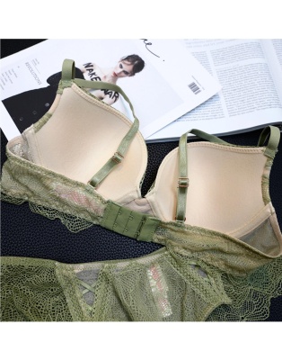 Бюстгальтер с трусиками