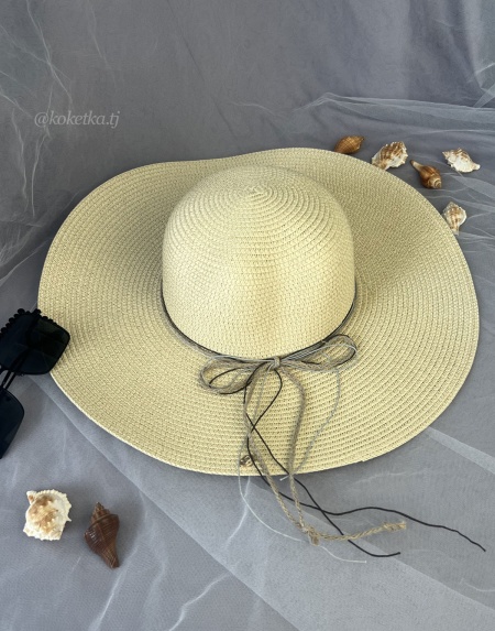 Модная пляжная шляпа