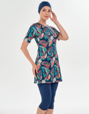 Модный купальник с короткими лосинами