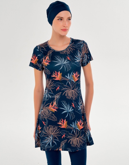 Модный купальник с короткими лосинами